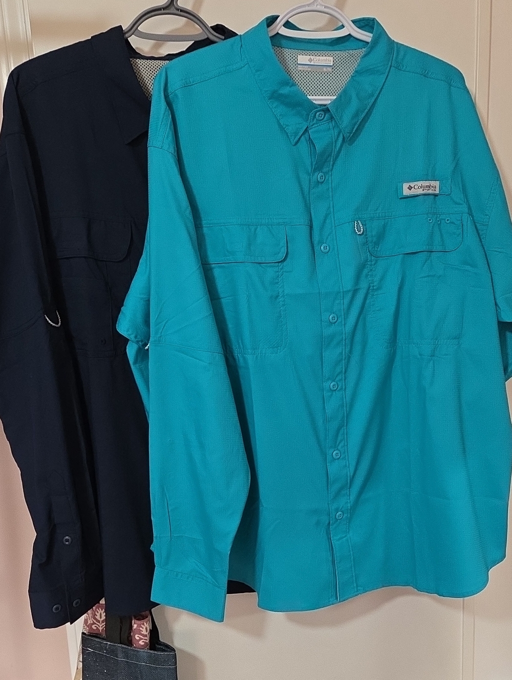 Columbia Men's Long-Sleeve Button-Down Outdoor Shirt Teal and Navy